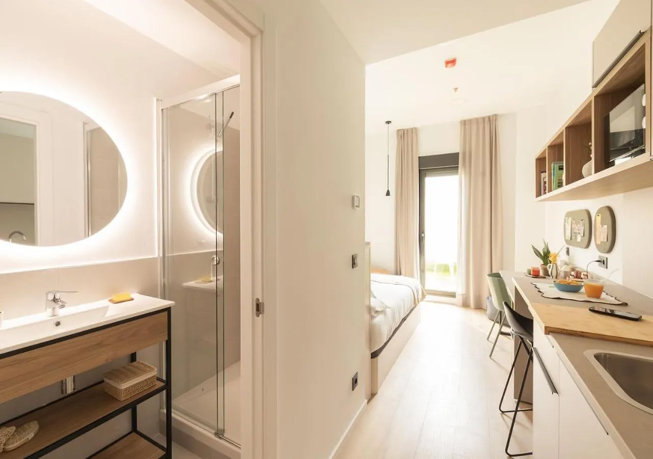 Yugo Pamplona Apartment 0*,