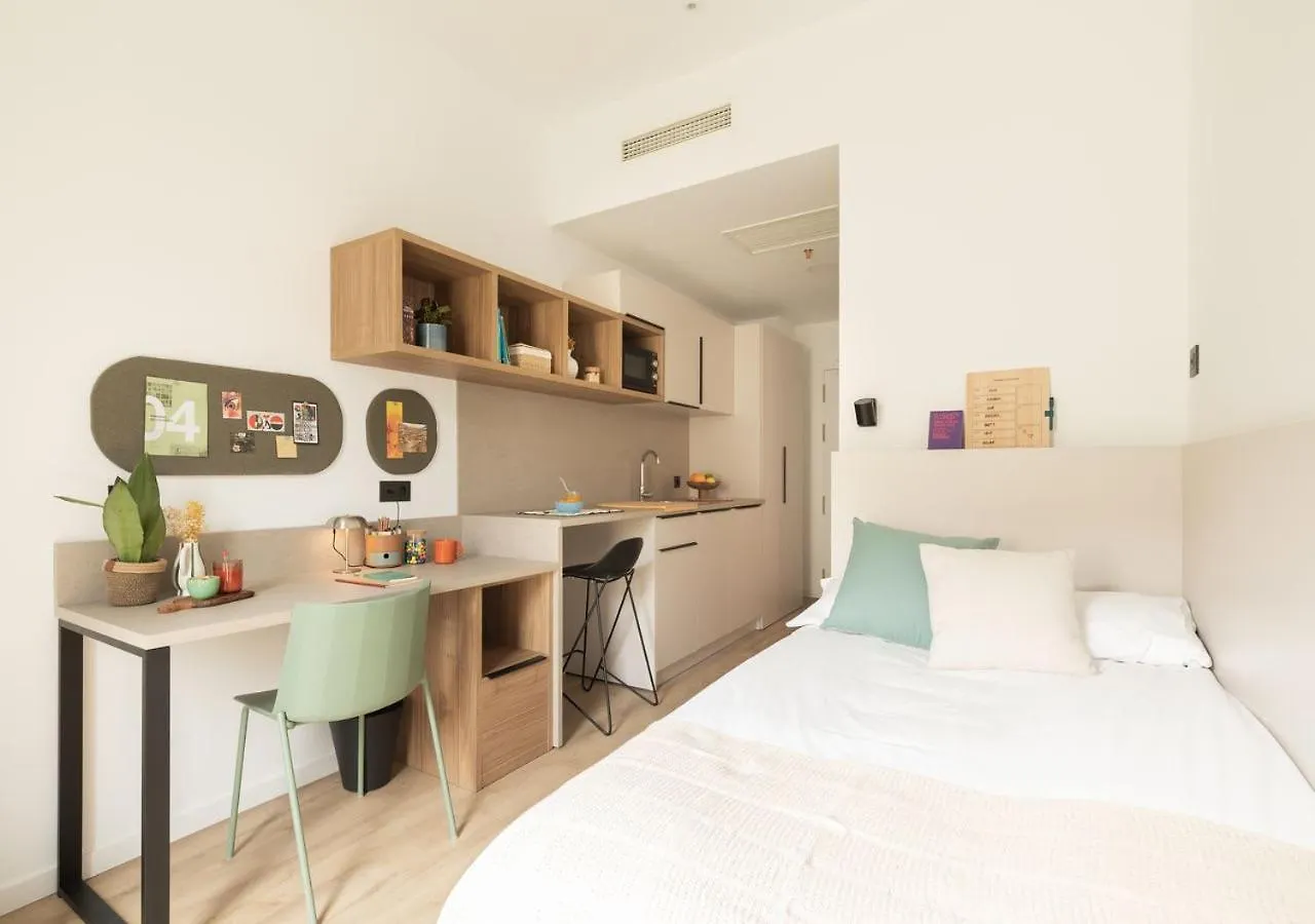 Yugo Pamplona Apartment 0*,