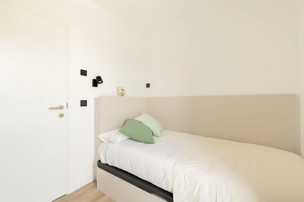 Yugo Pamplona Apartment 0*,  Spain